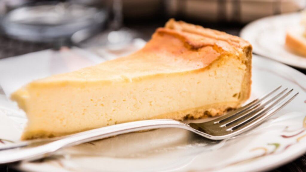 Cheesecake de ricota e leite condensado, além de cream cheese e requeijão, fácil e delicioso