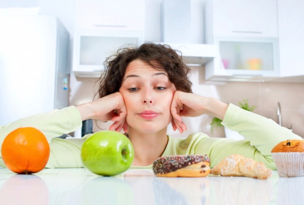 7 dicas altamente eficazes para parar de comer besteira